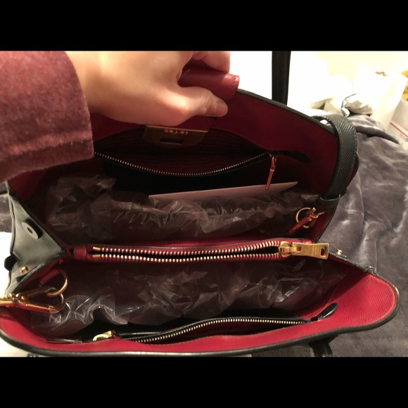 REAL Prada Saffiano Bag - Picture 2 of 8